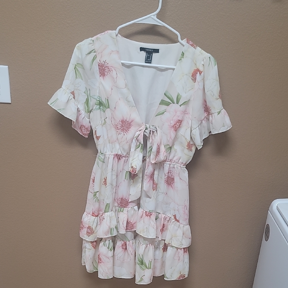 Forever 21 Floral Ruffle Mini Dress 🌸